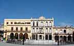 Plaza Vieja en la Habana Vieja, Cuba